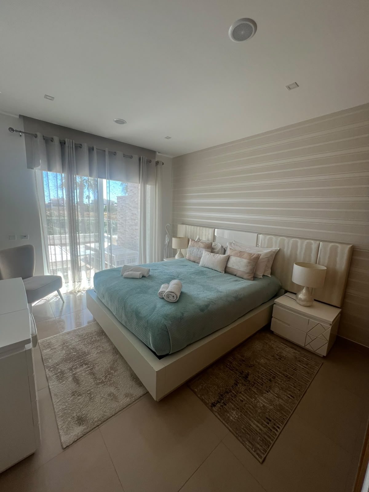 Quarto de alojamento local pronto para o check-in